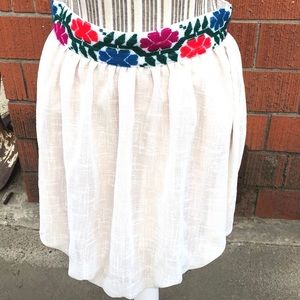 Kenny Womens XS Cream colored Handcrafted Bubble Hem floral Embroider Skirt